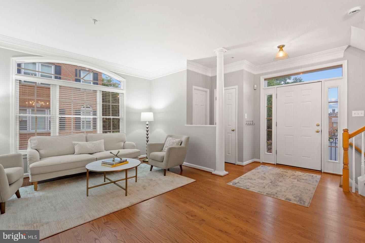 Property Photo: 1158 N Vernon Street VA 22201