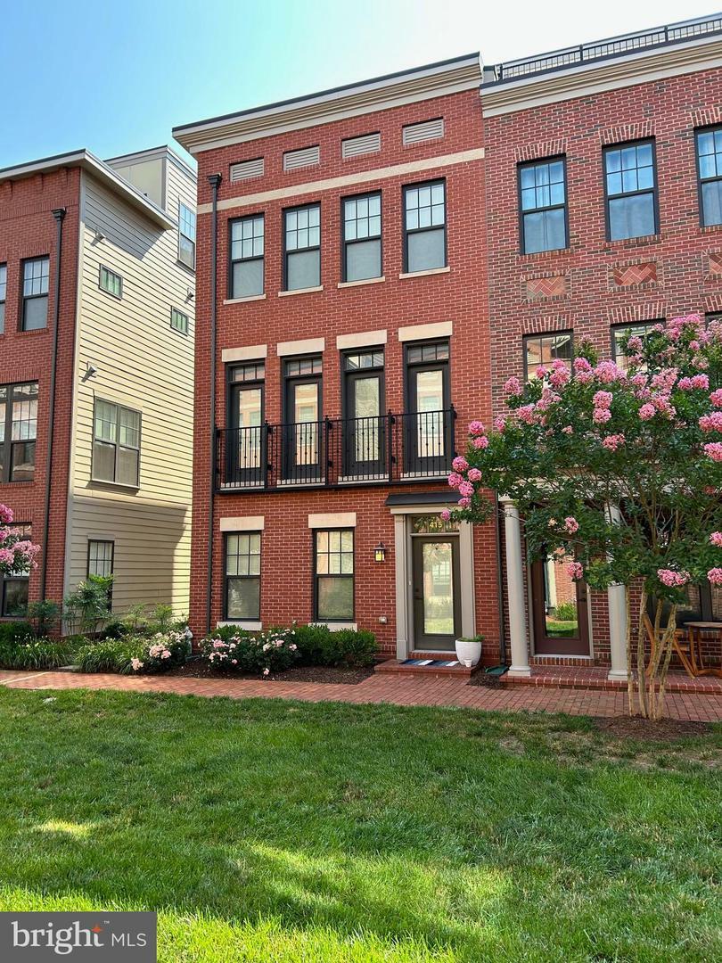 Property Photo: 415 Bicksler Square SE VA 20175