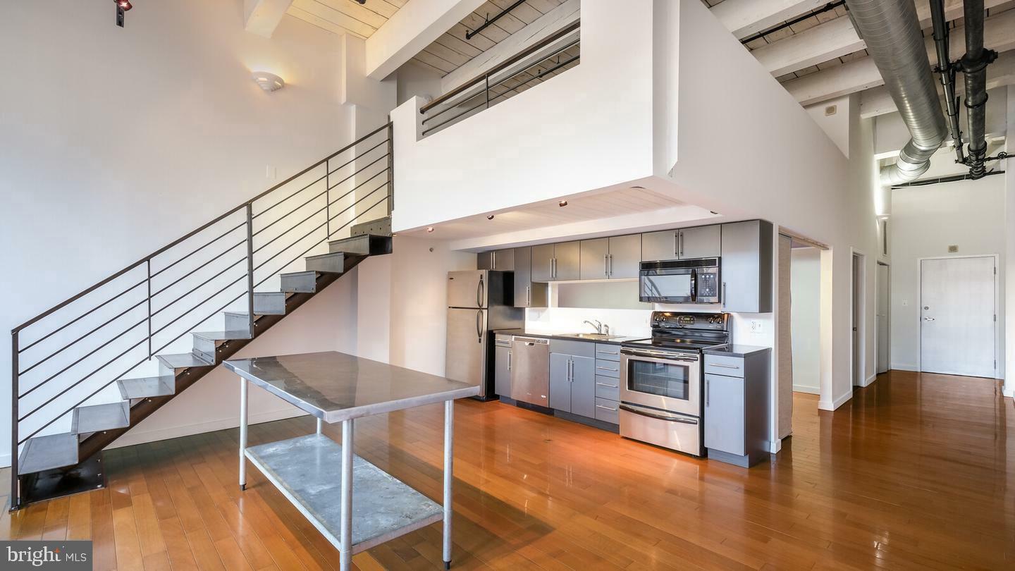 Property Photo: 1027 Arch Street 31 603 PA 19107