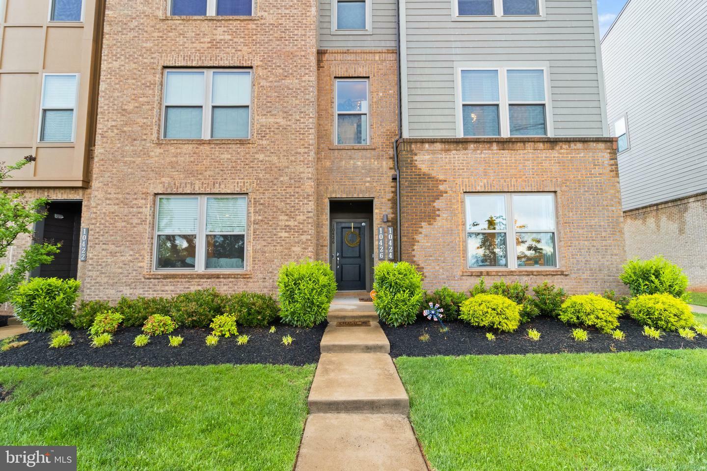 Property Photo: 10424 Ratcliffe Trail VA 20110