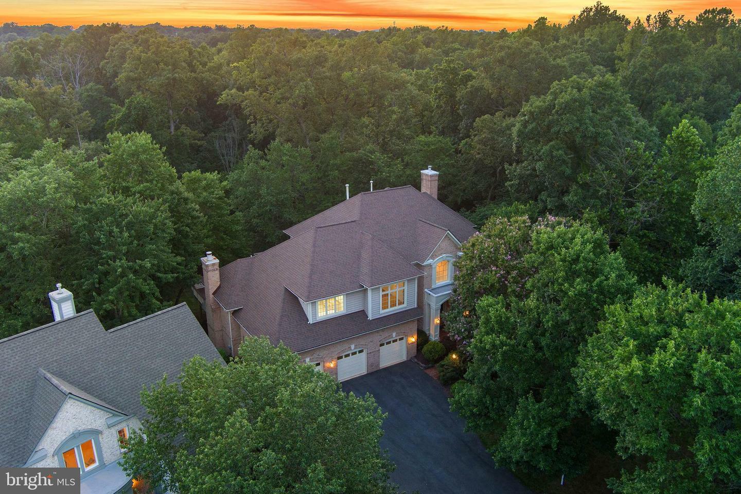 Property Photo: 12016 Creekbend Drive VA 20194