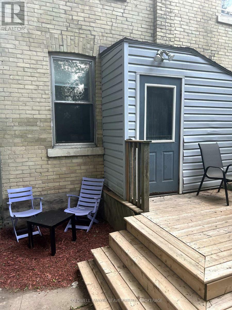 Photo de la propriété: 301 Ridout Street South Lower ON N6C 3Y9