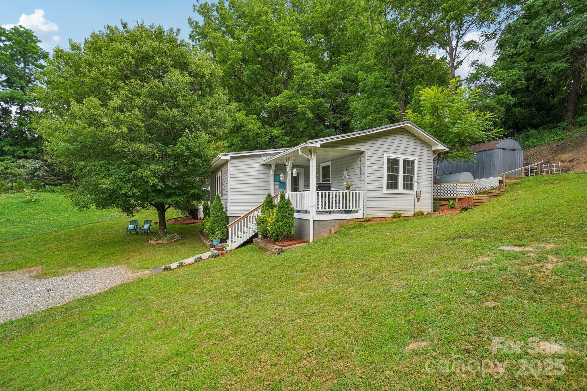 Property Photo:  69 Devlin Street  NC 28716 
