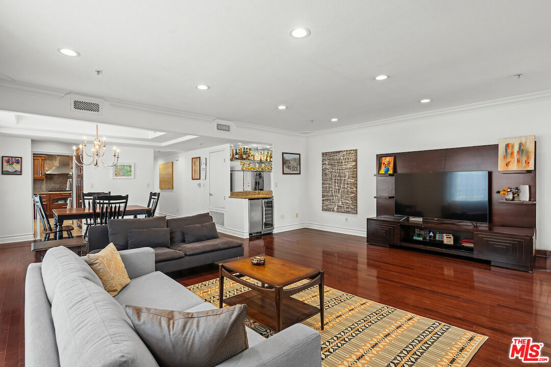 Property Photo: 11826 Dorothy St CA 90049