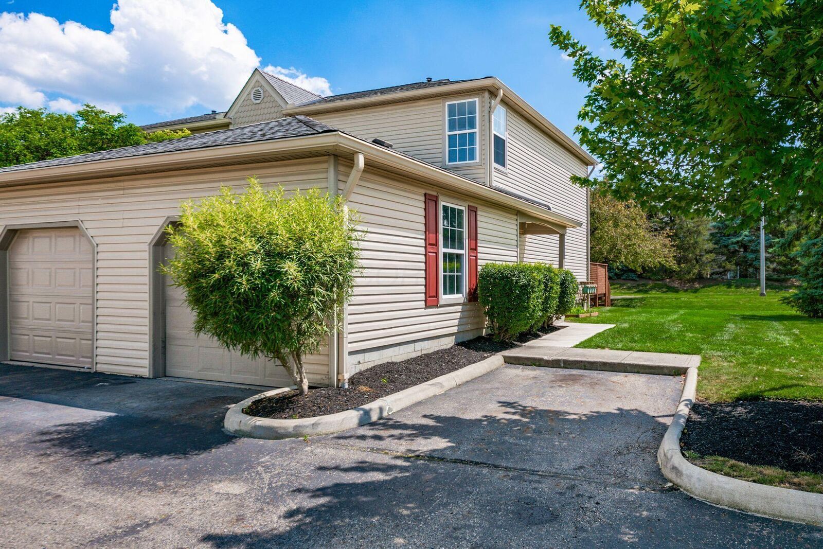 Property Photo: 5641 Everbrook Drive OH 43026