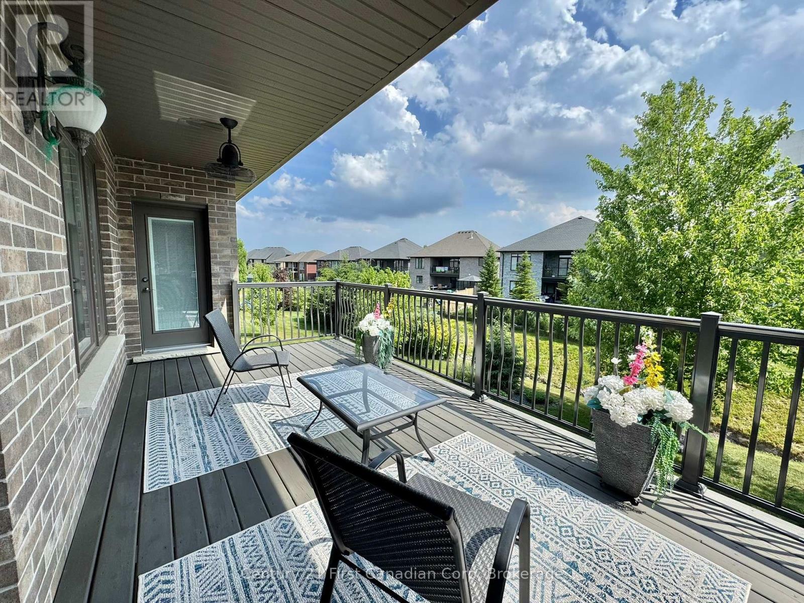 Property Photo: 132 Robin Ridge Drive 7 ON L0L 1B0