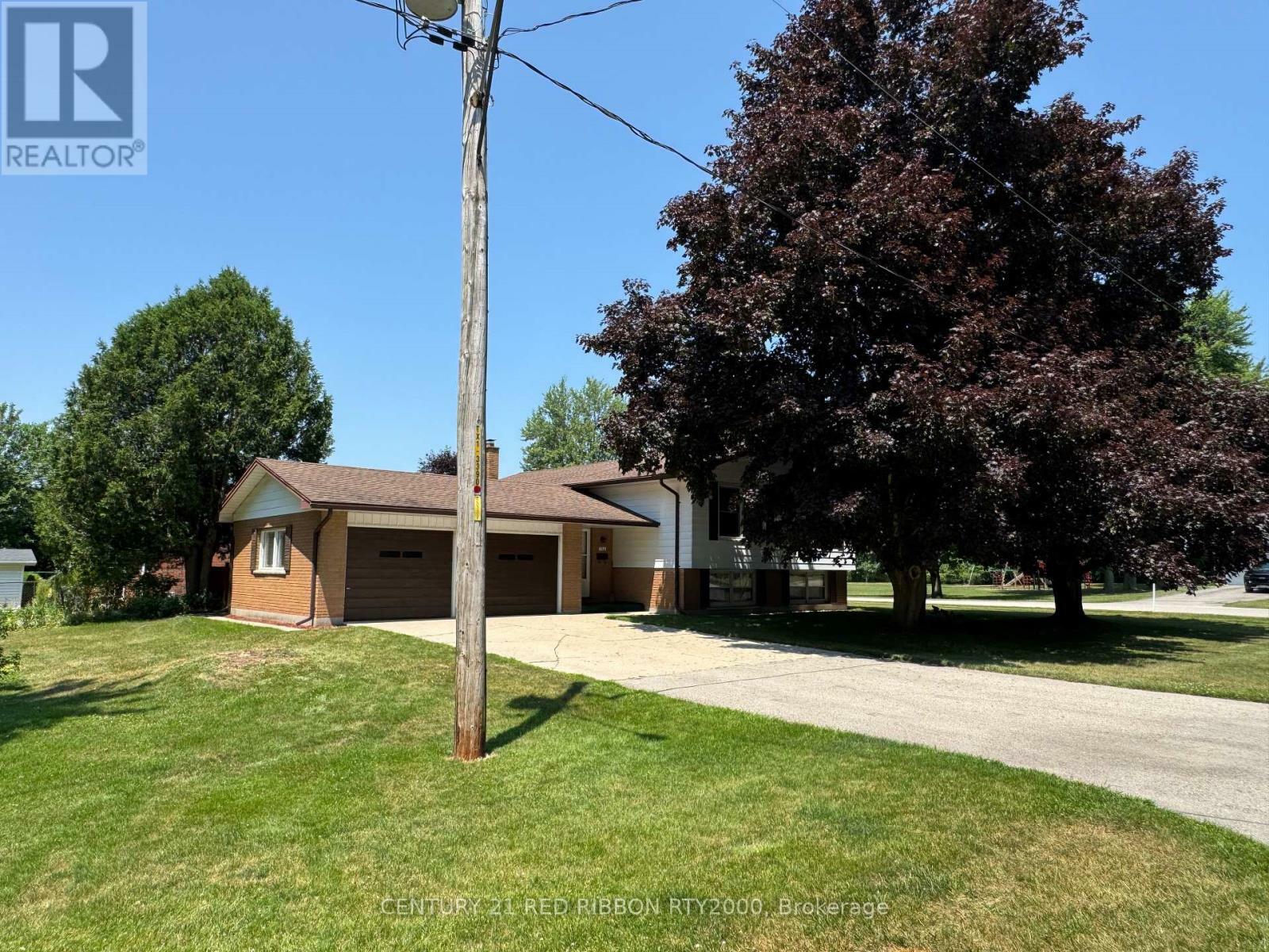 Property Photo: 730 Glover Crescent ON N0L 1W0