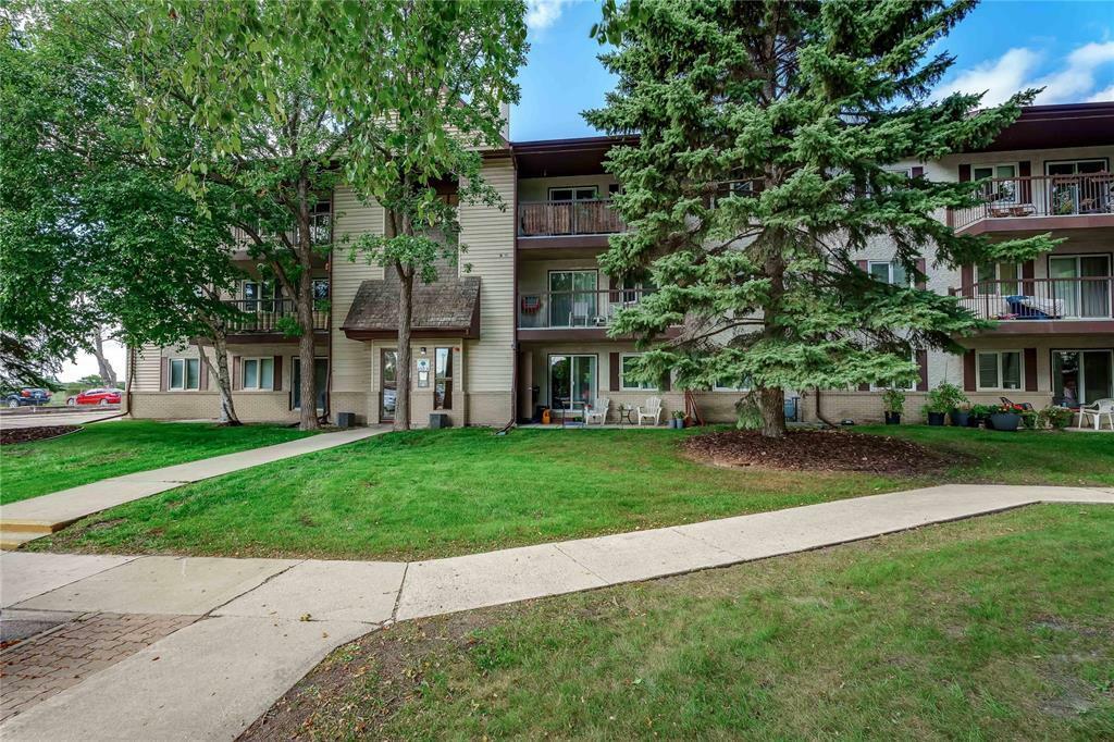 654 Kenaston Boulevard  Winnipeg MB R3N 2A1 photo