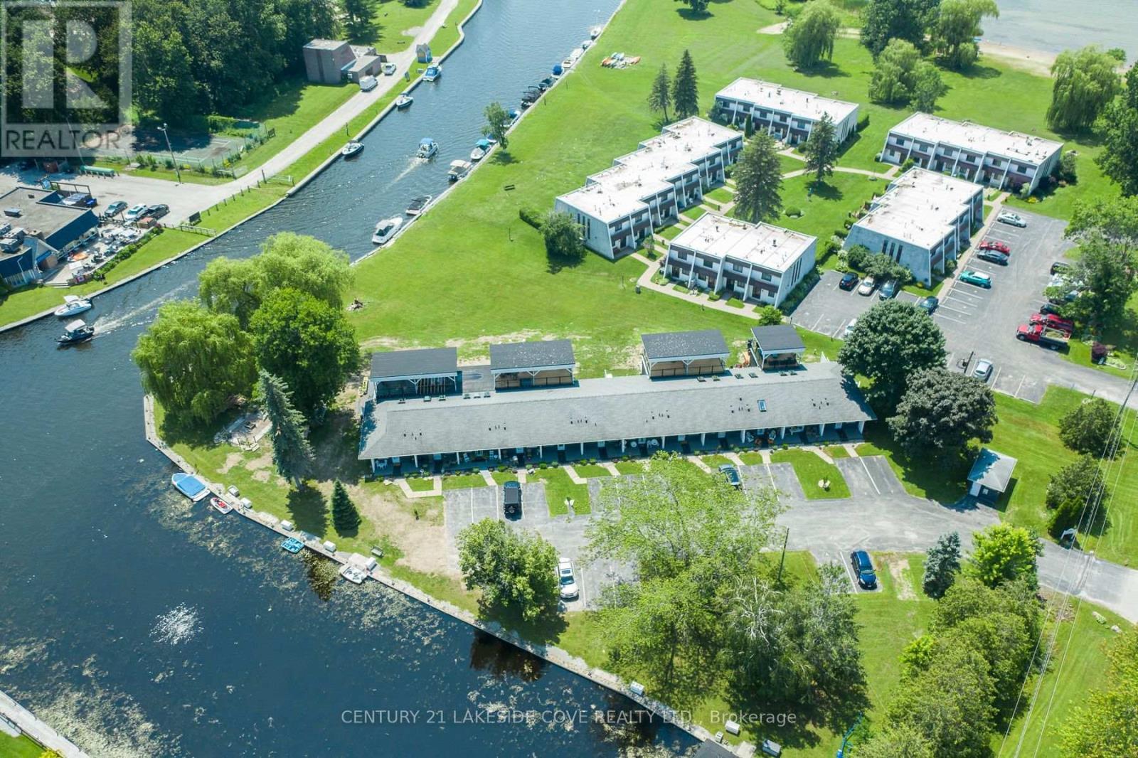 Property Photo: 3 Paradise Boulevard West Unit 2 ON L0K 1B0