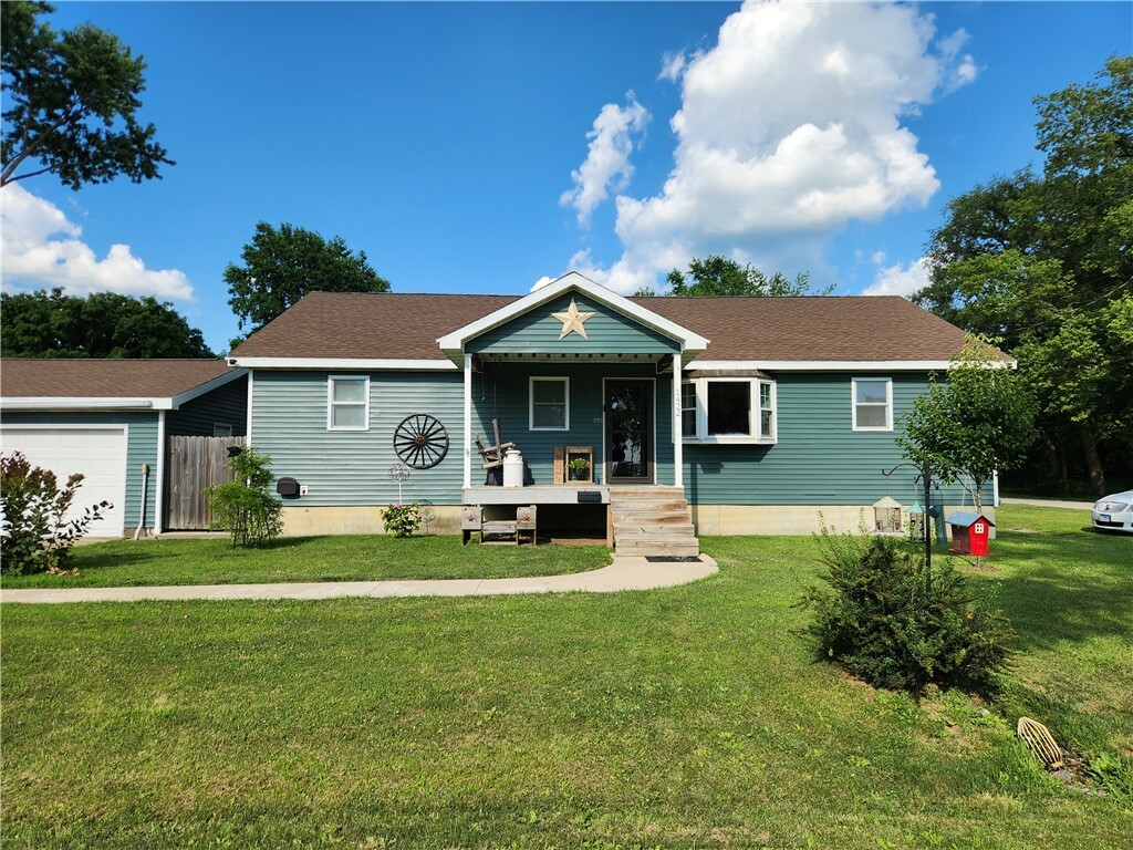 1422 Ohio Avenue  Windsor IL 61957 photo