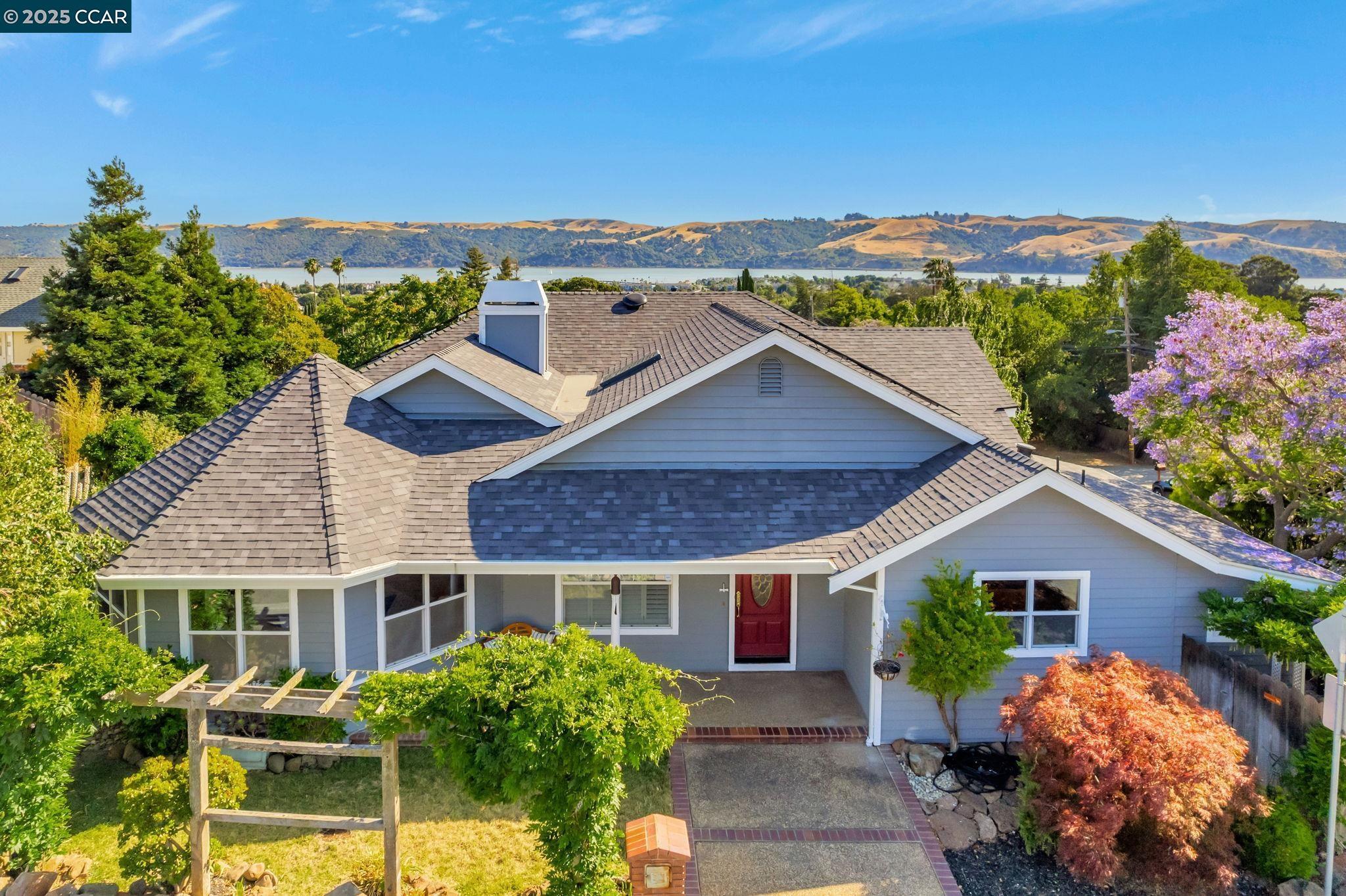 300 Saint Augustine Ct  Benicia CA 94510 photo