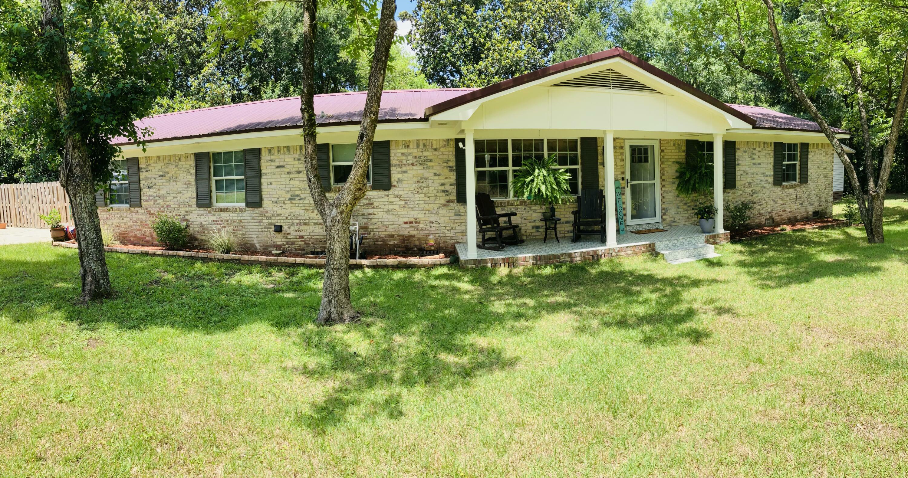 Property Photo: 156 Lindberg Street FL 32536