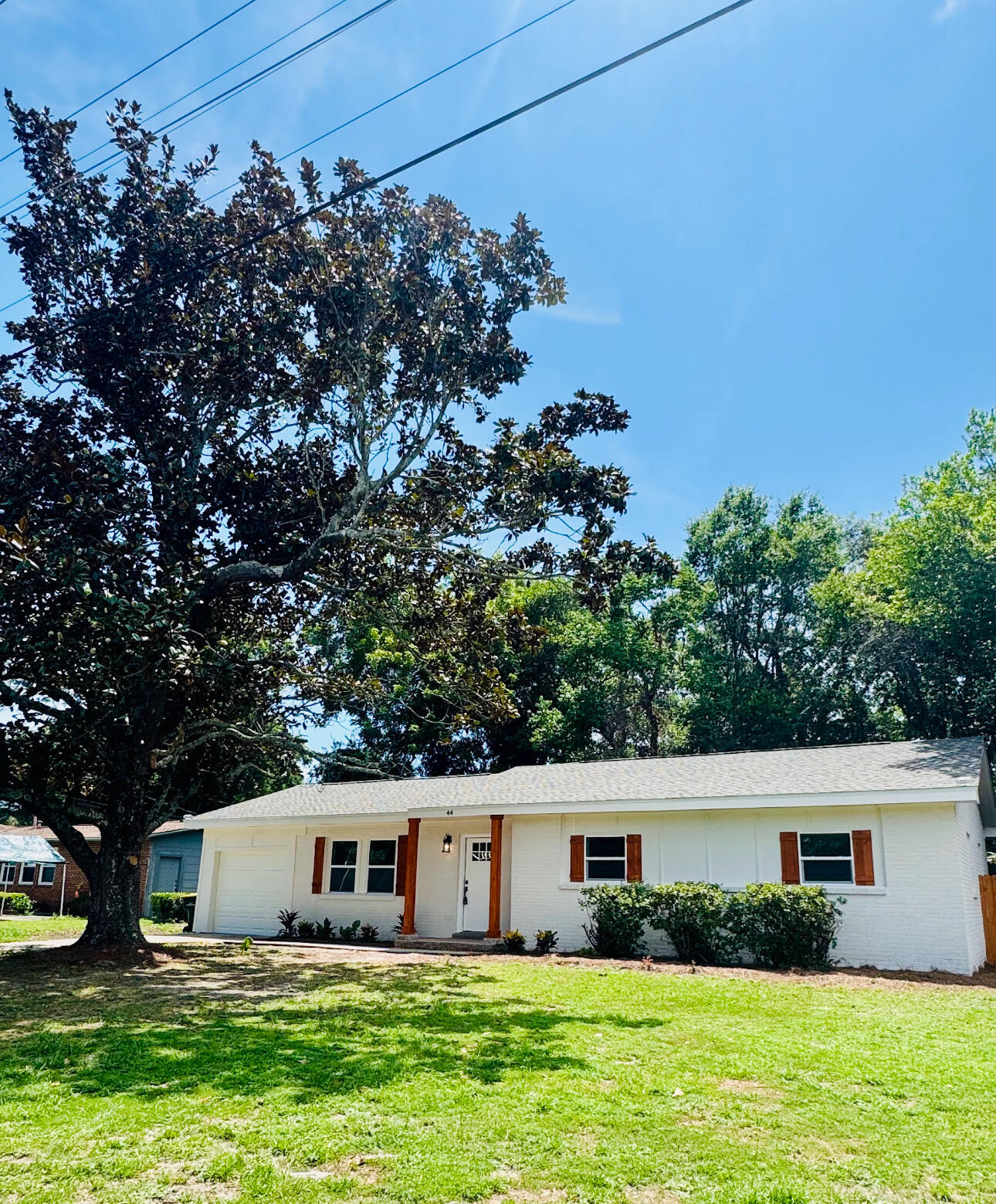 Property Photo: 44 NW Robinwood Drive FL 32548