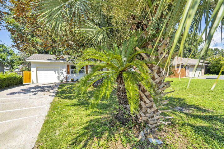 Property Photo: 44 NW Robinwood Drive FL 32548