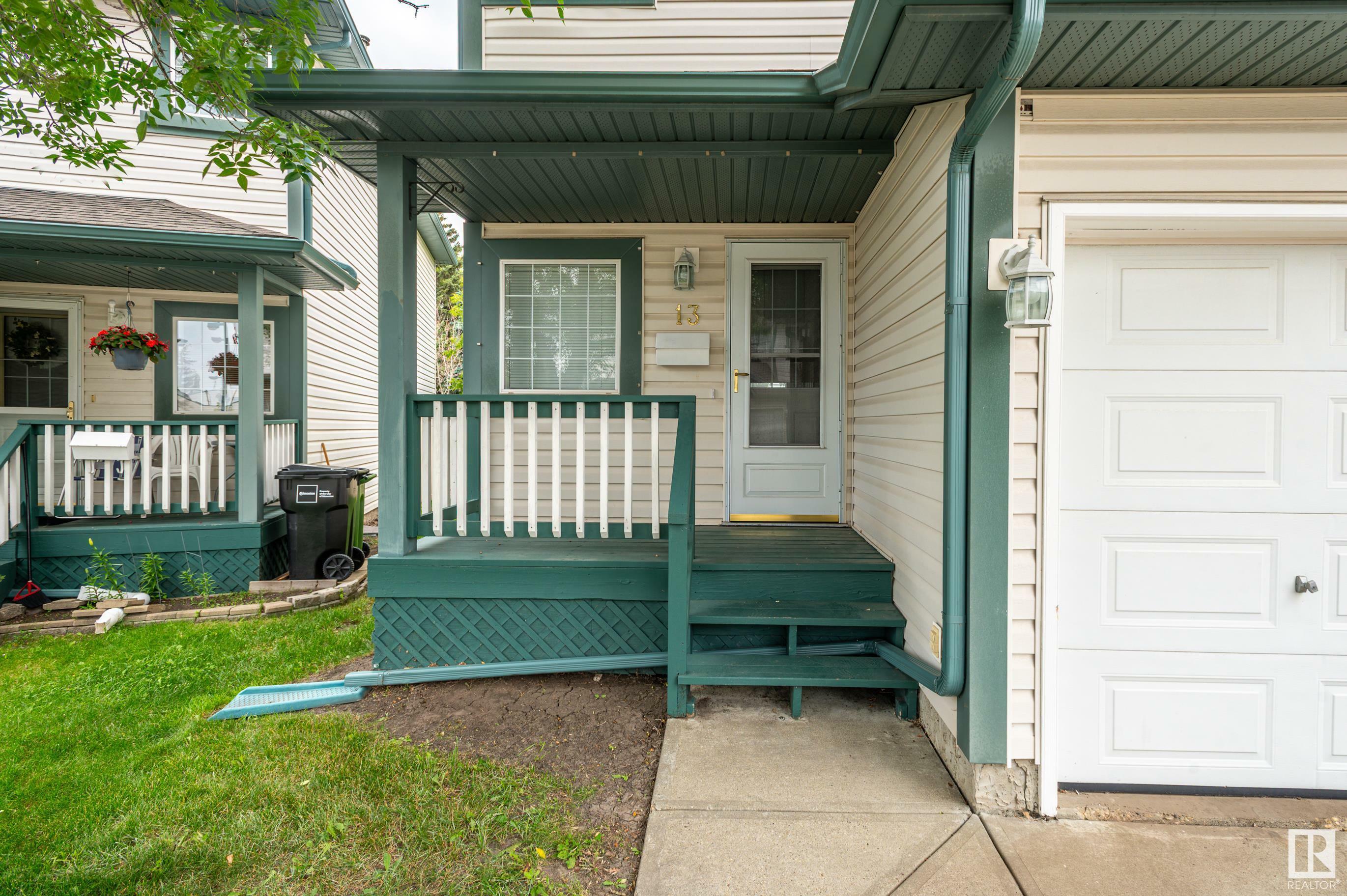 Photo de la propriété: 15215 126 Street NW 13 AB T5X 5Z3
