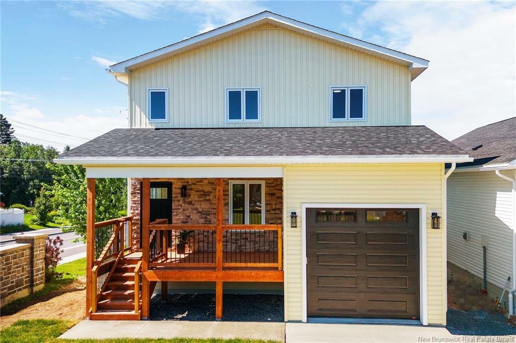 Property Photo: 6 Briar Brook Place NB E3A 3N1