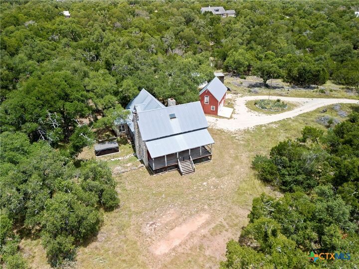 Property Photo: 700 Camino De Rancho TX 78676