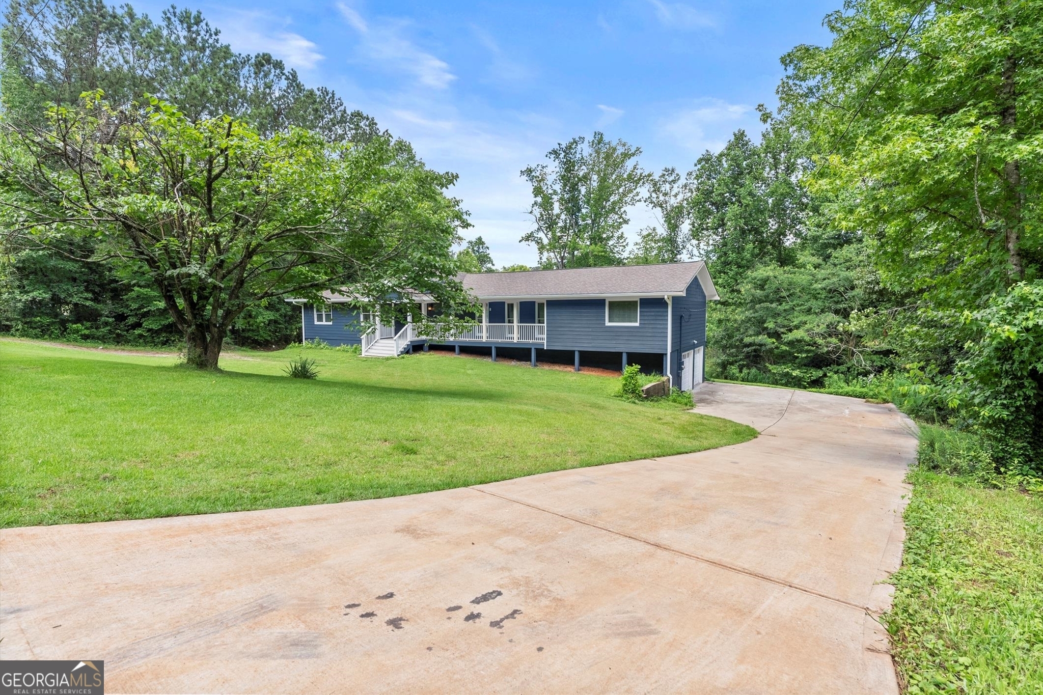Property Photo: 185 Lee Path GA 30102