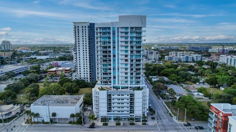 Property Photo:  315 NE 3rd Ave 902  FL 33301 