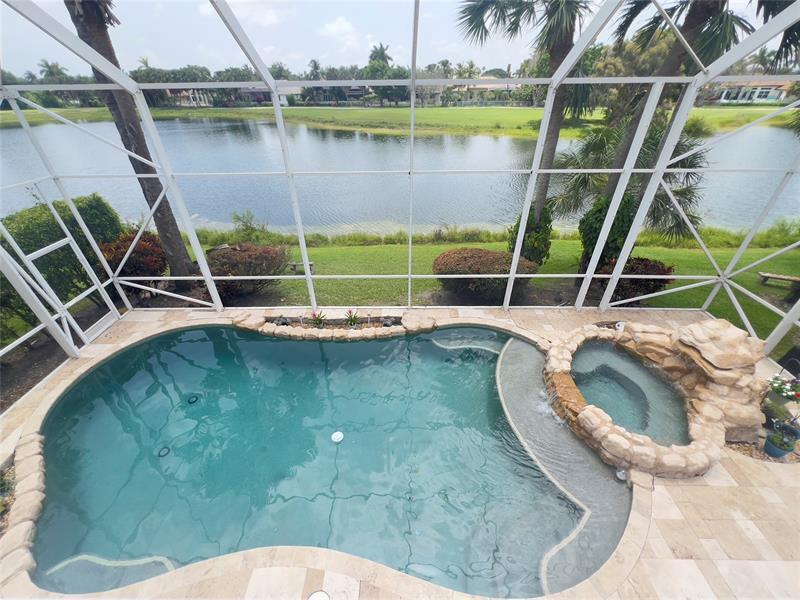 Property Photo: 1423 SW 158th Ave FL 33027
