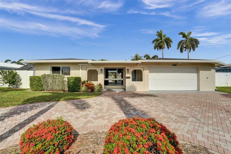 Property Photo: 351 SE 6th Ave FL 33060