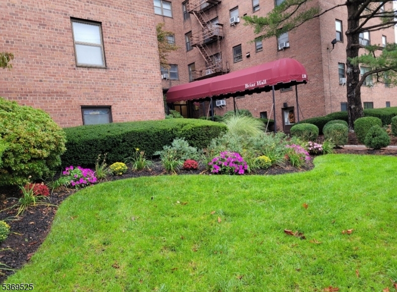 Property Photo: 130 Orient Way 3B NJ 07070