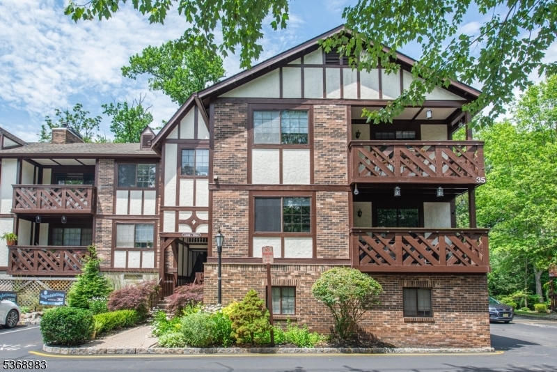 Property Photo: 3514 Whittier Ct NJ 07430