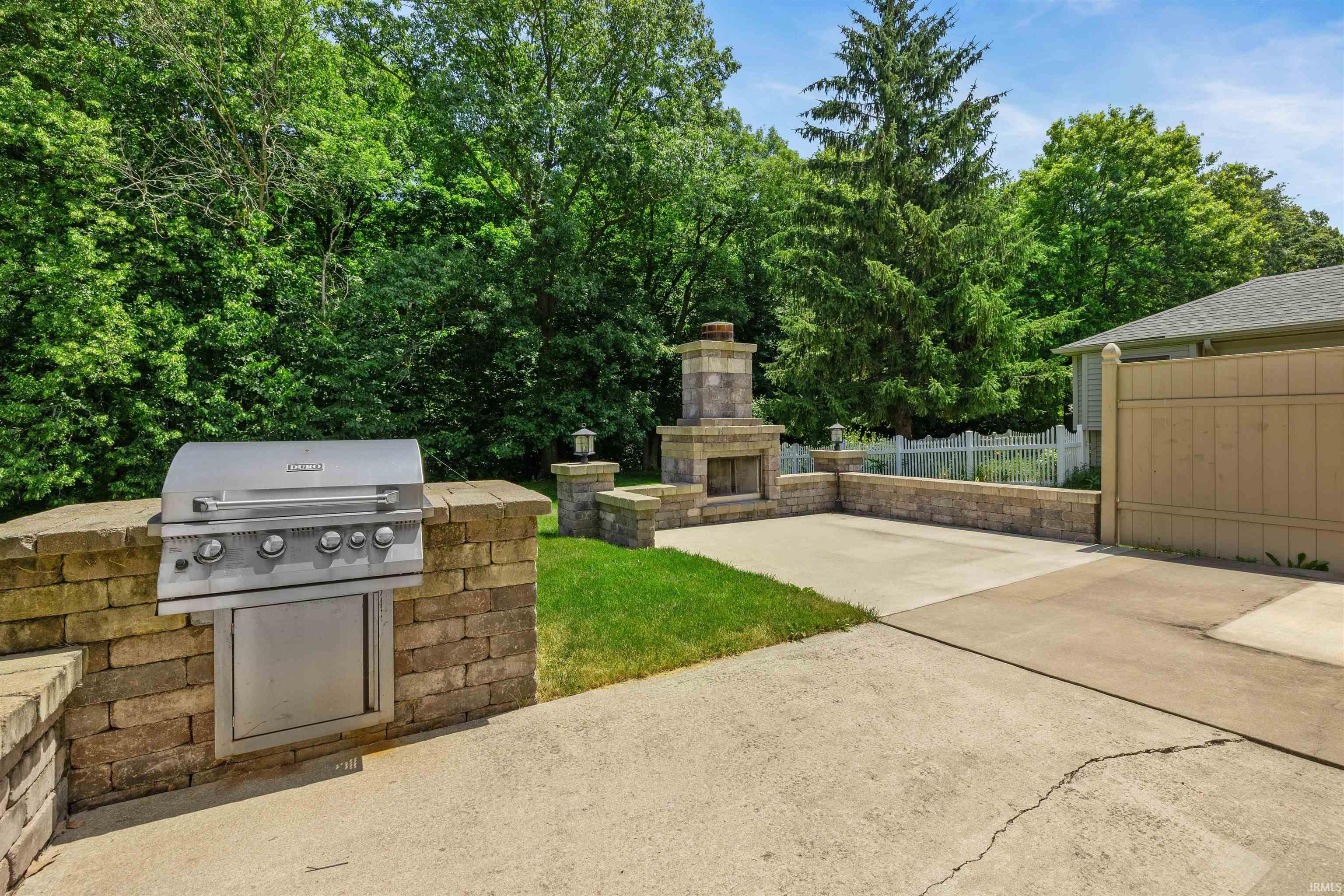 Property Photo: 2312 Northgate Boulevard IN 46706