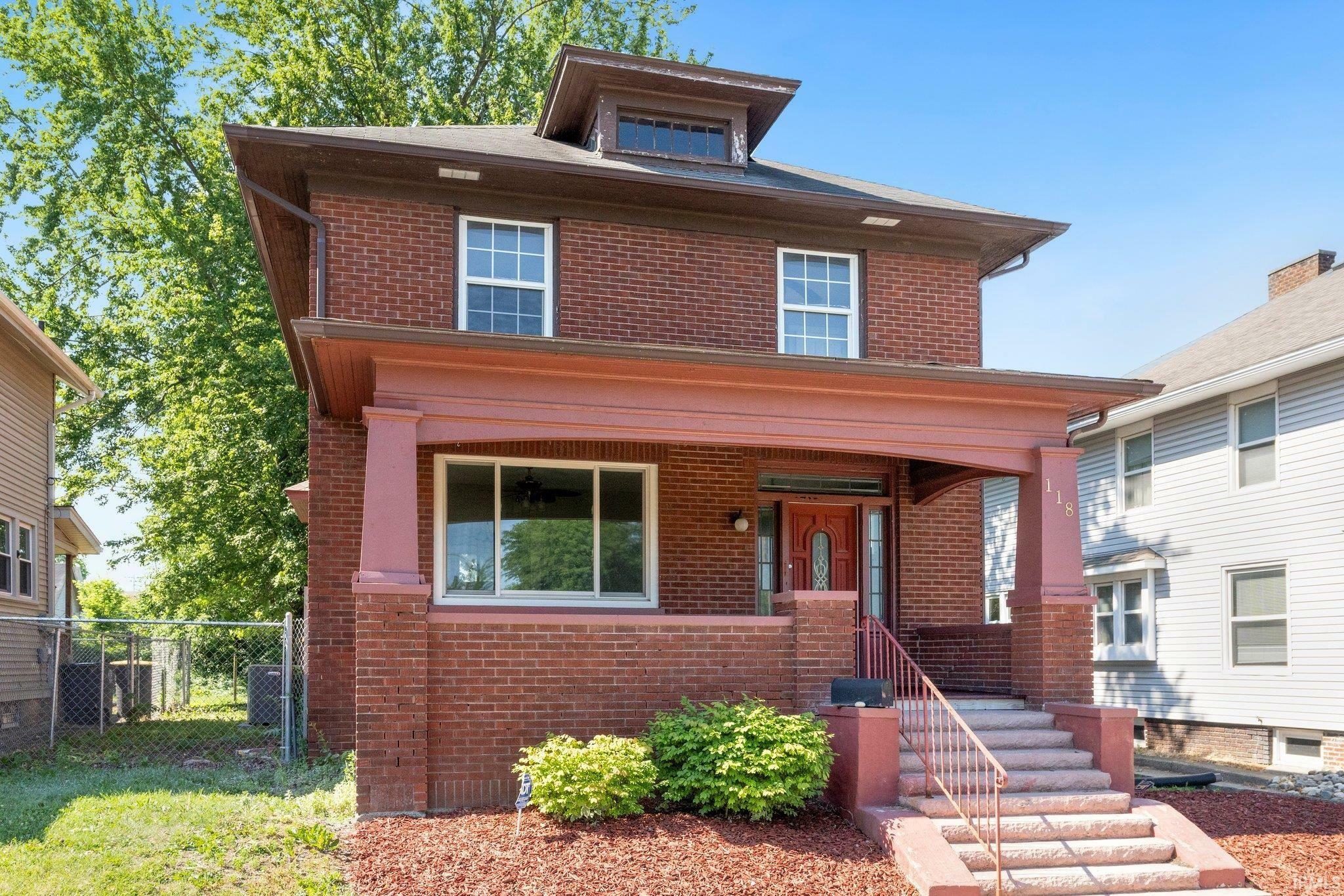 Property Photo: 118 E Wildwood Avenue IN 46806