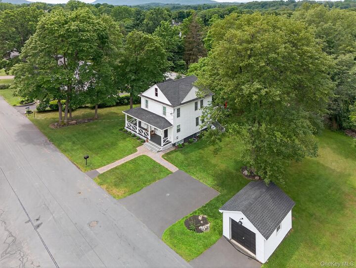 Property Photo:  39 Frost Lane  NY 12518 