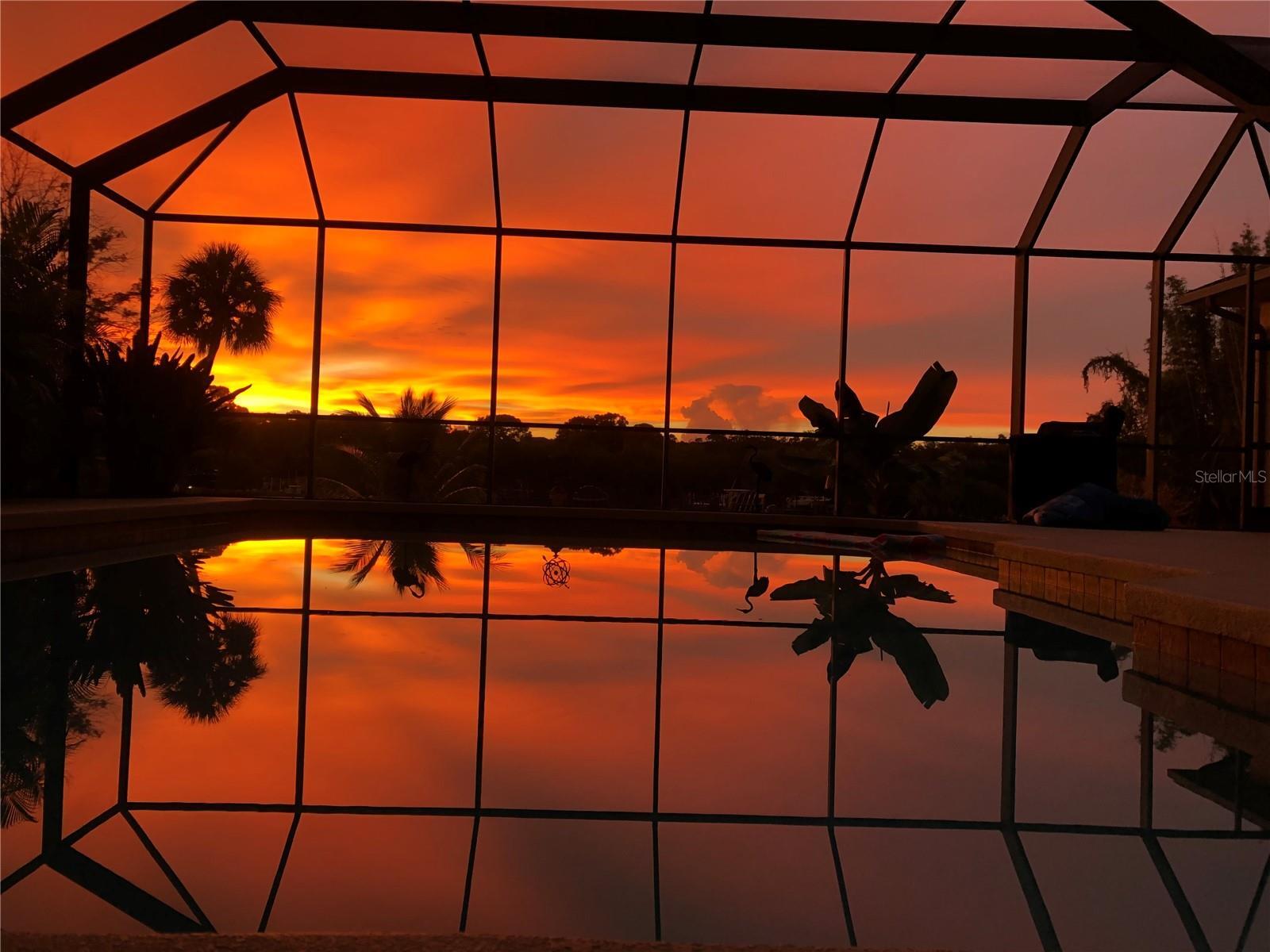 Property Photo: 1415 Bayshore Drive FL 34223