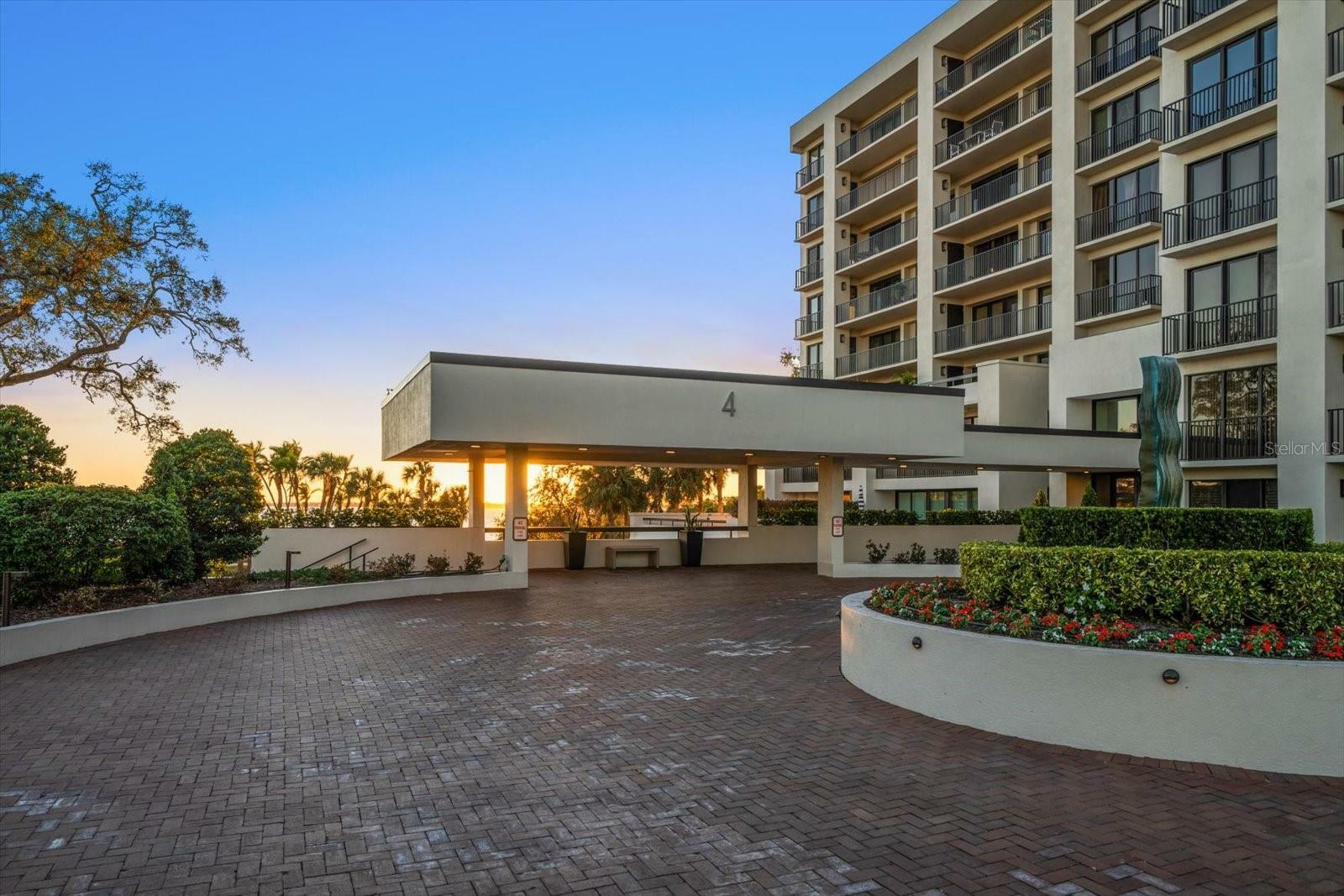 Property Photo:  4 Belleview Boulevard 305  FL 33756 