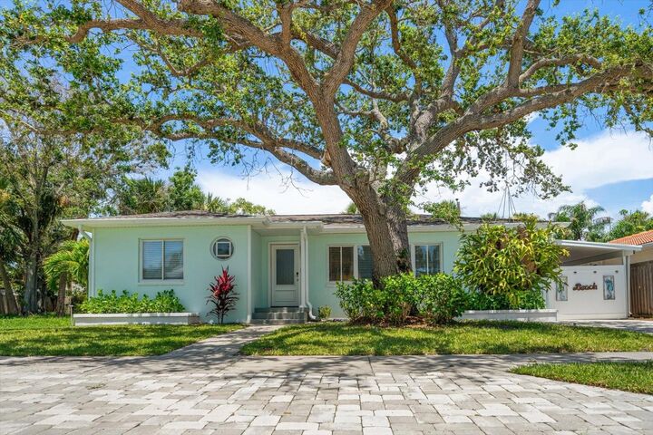 Property Photo:  745 Bruce Avenue  FL 33767 