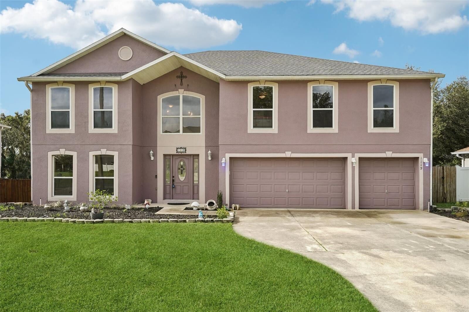 Property Photo: 1119 Myrtle Lake View Drive FL 34731