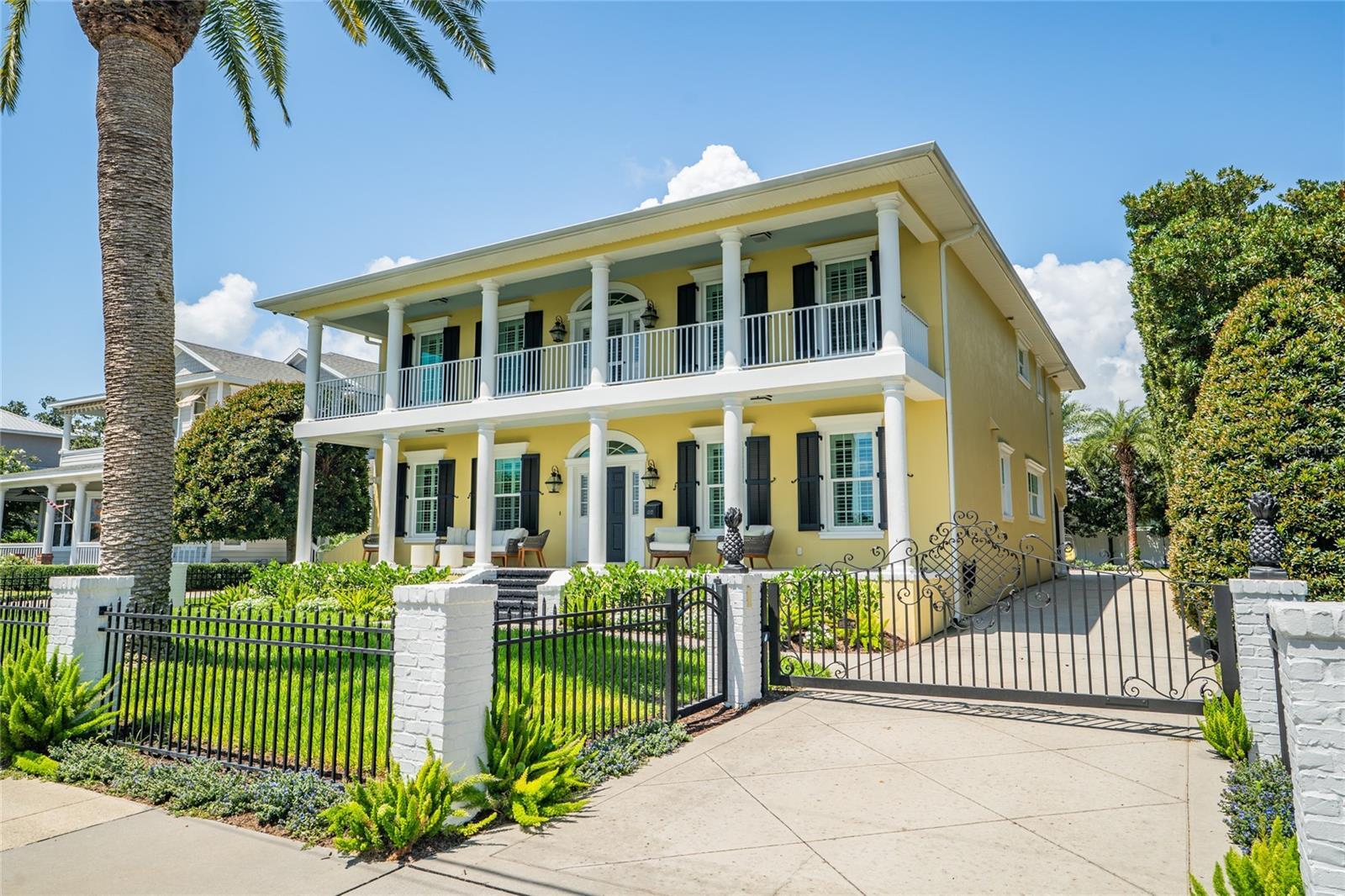 Property Photo:  1212 S Riverside Drive  FL 32168 