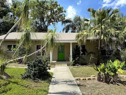 Property Photo: 645 Avenue A NE FL 33881