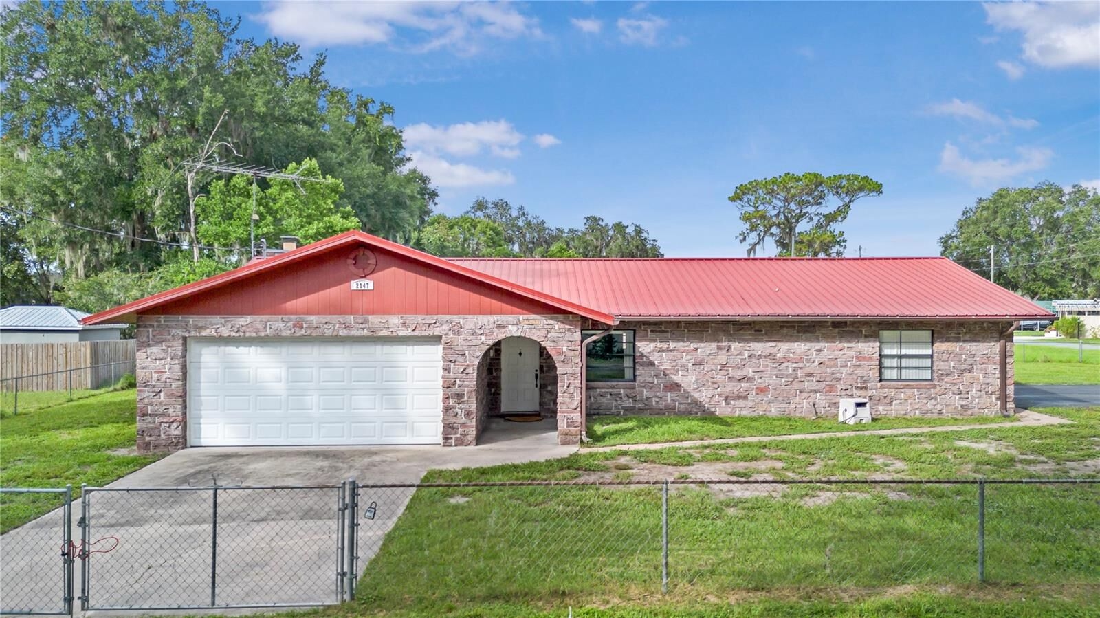 Property Photo:  2047 Cr 446  FL 33538 