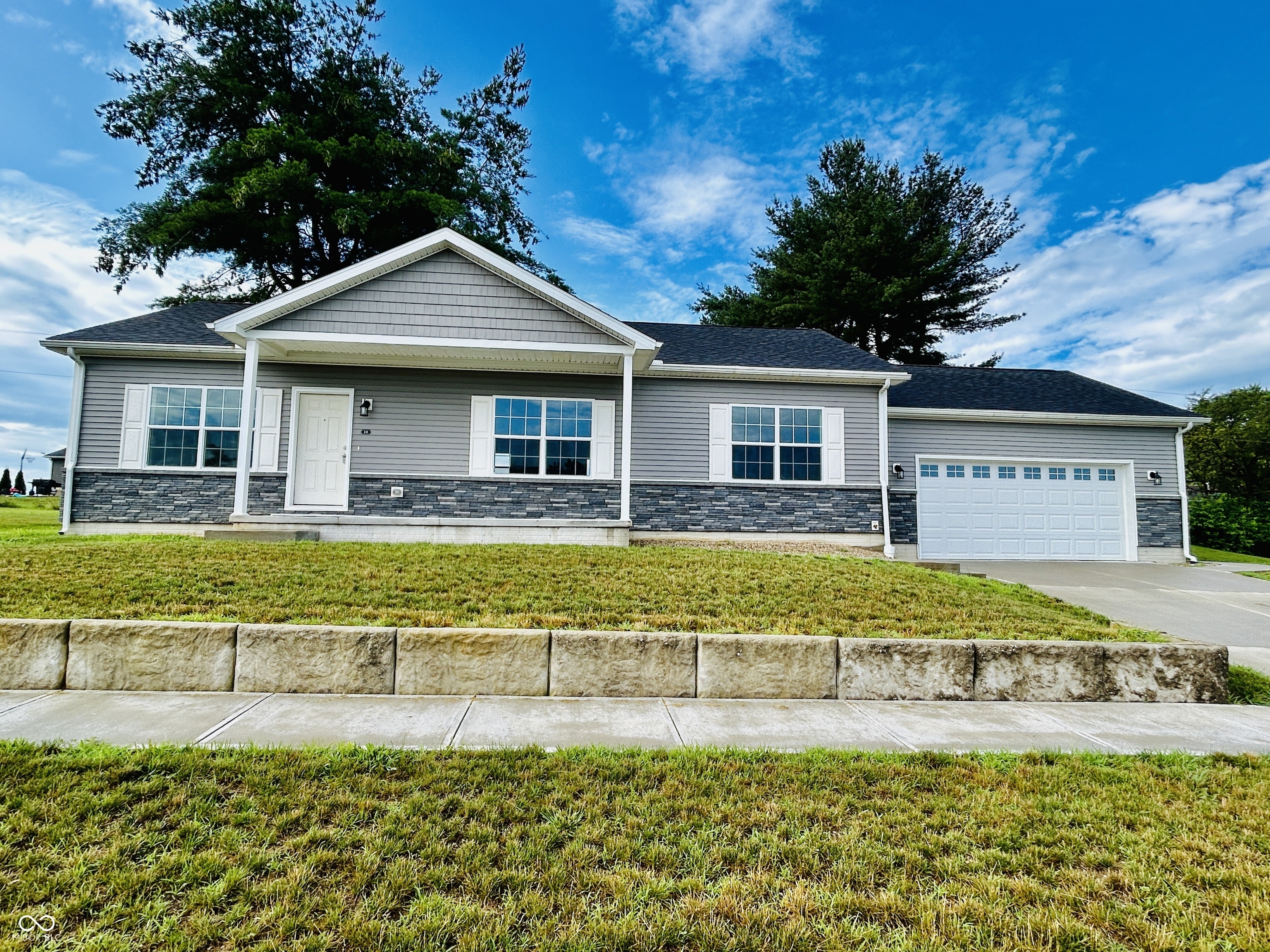 Property Photo: 10 Doe Creek Circle IN 46120