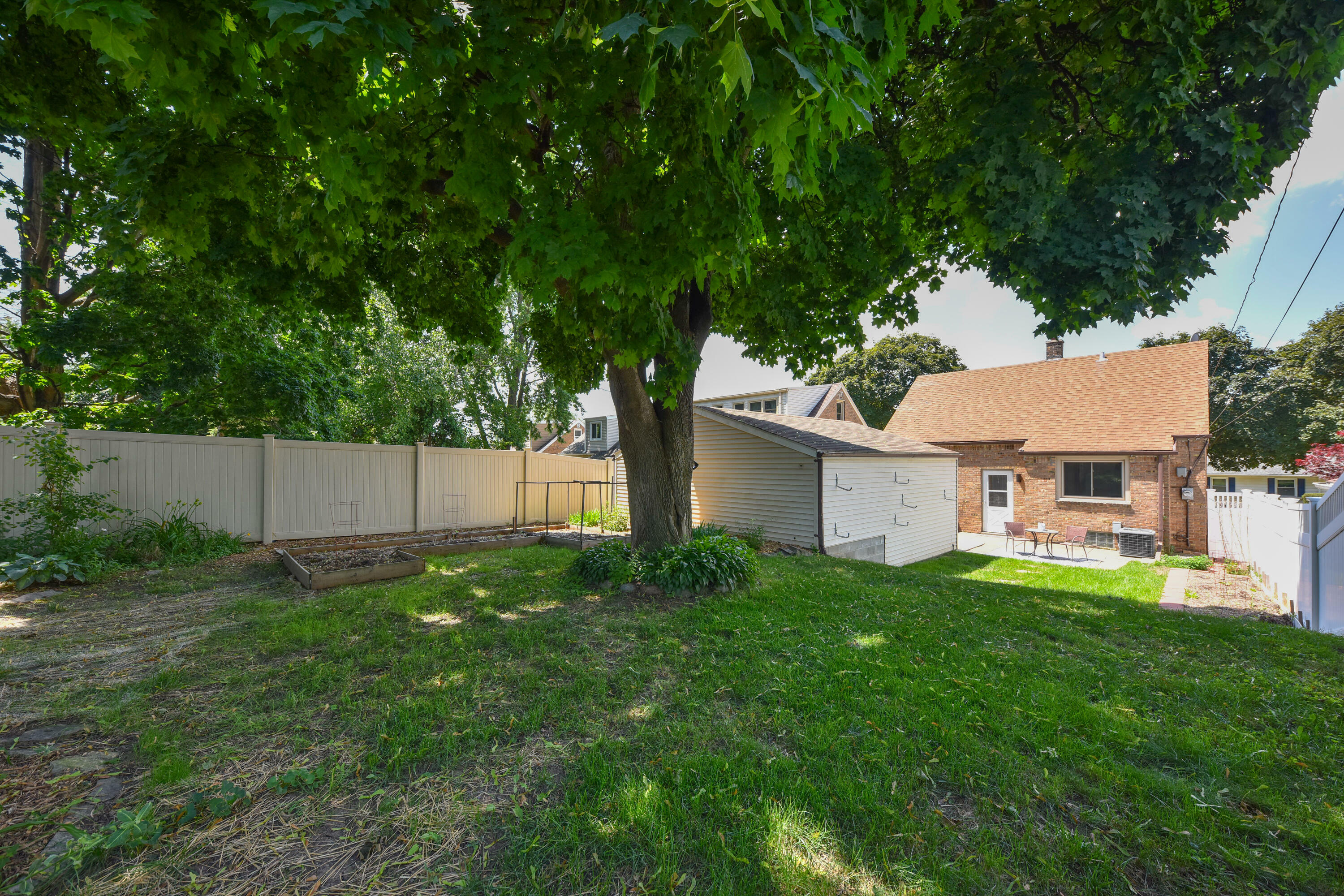 Property Photo: 214 S 78th St WI 53214