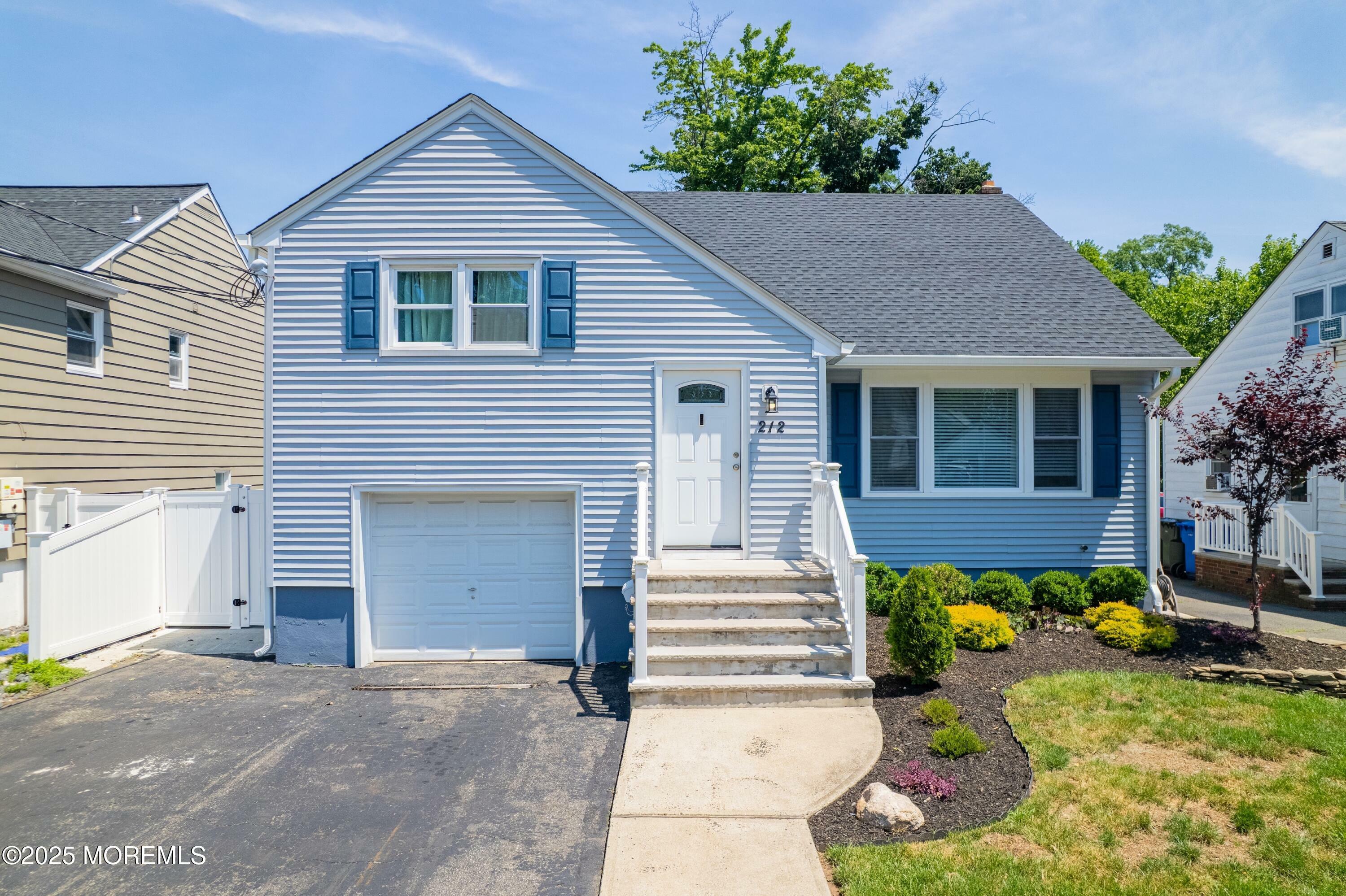 212 Freeman Street  Woodbridge NJ 07095 photo