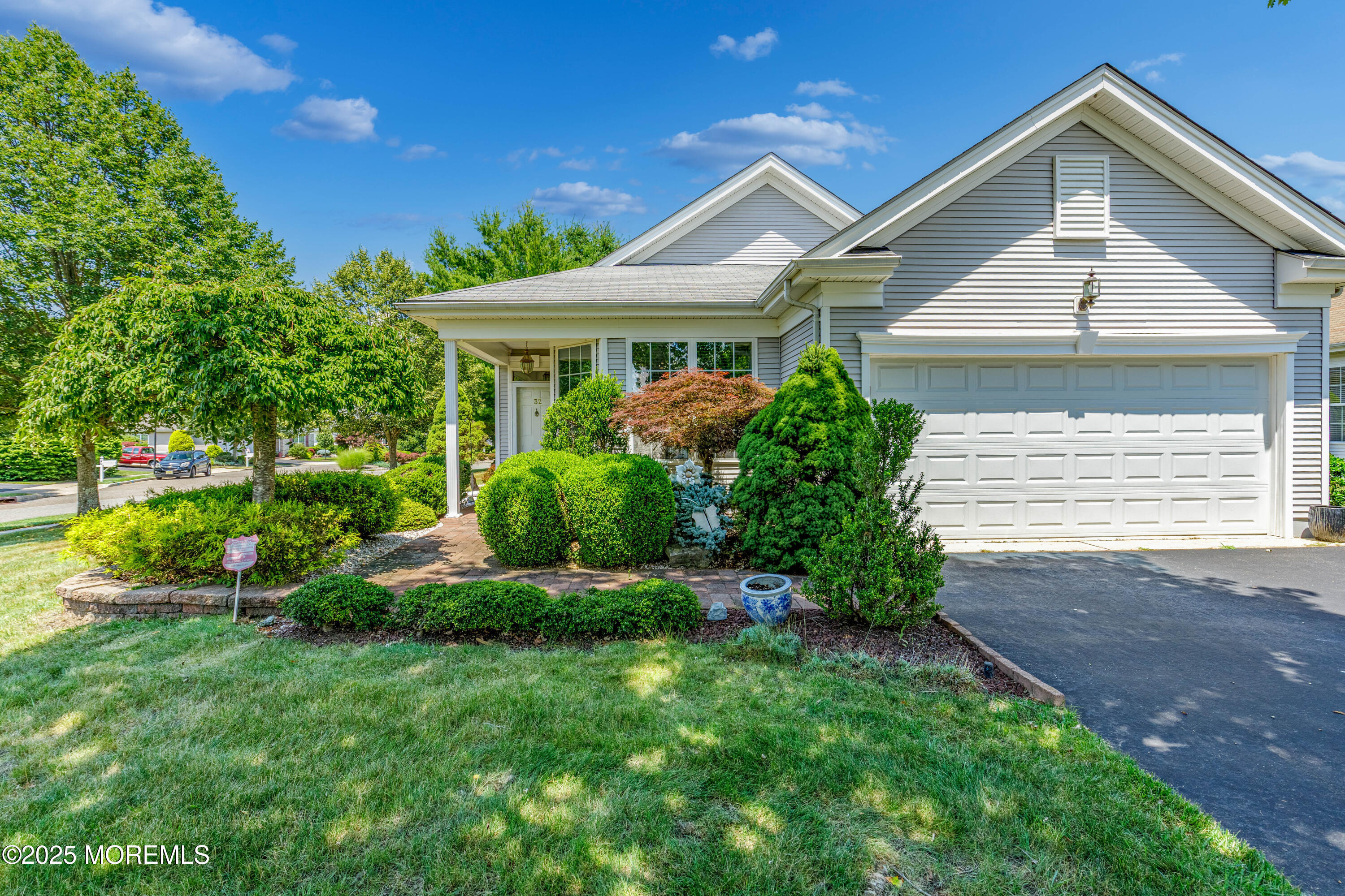 Property Photo: 32 Waltham Way NJ 08527