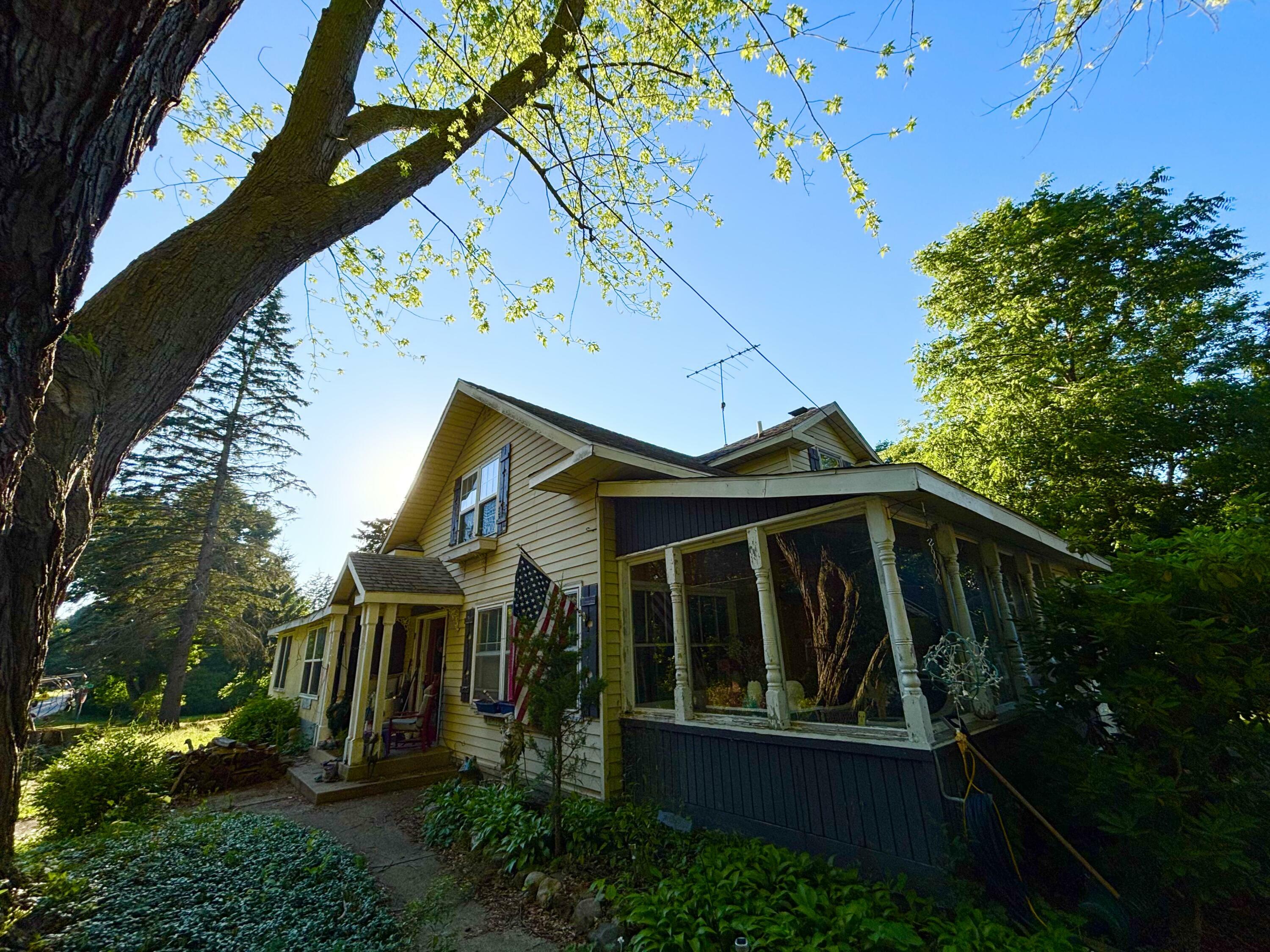 Property Photo: 108 S Union Street MI 49406
