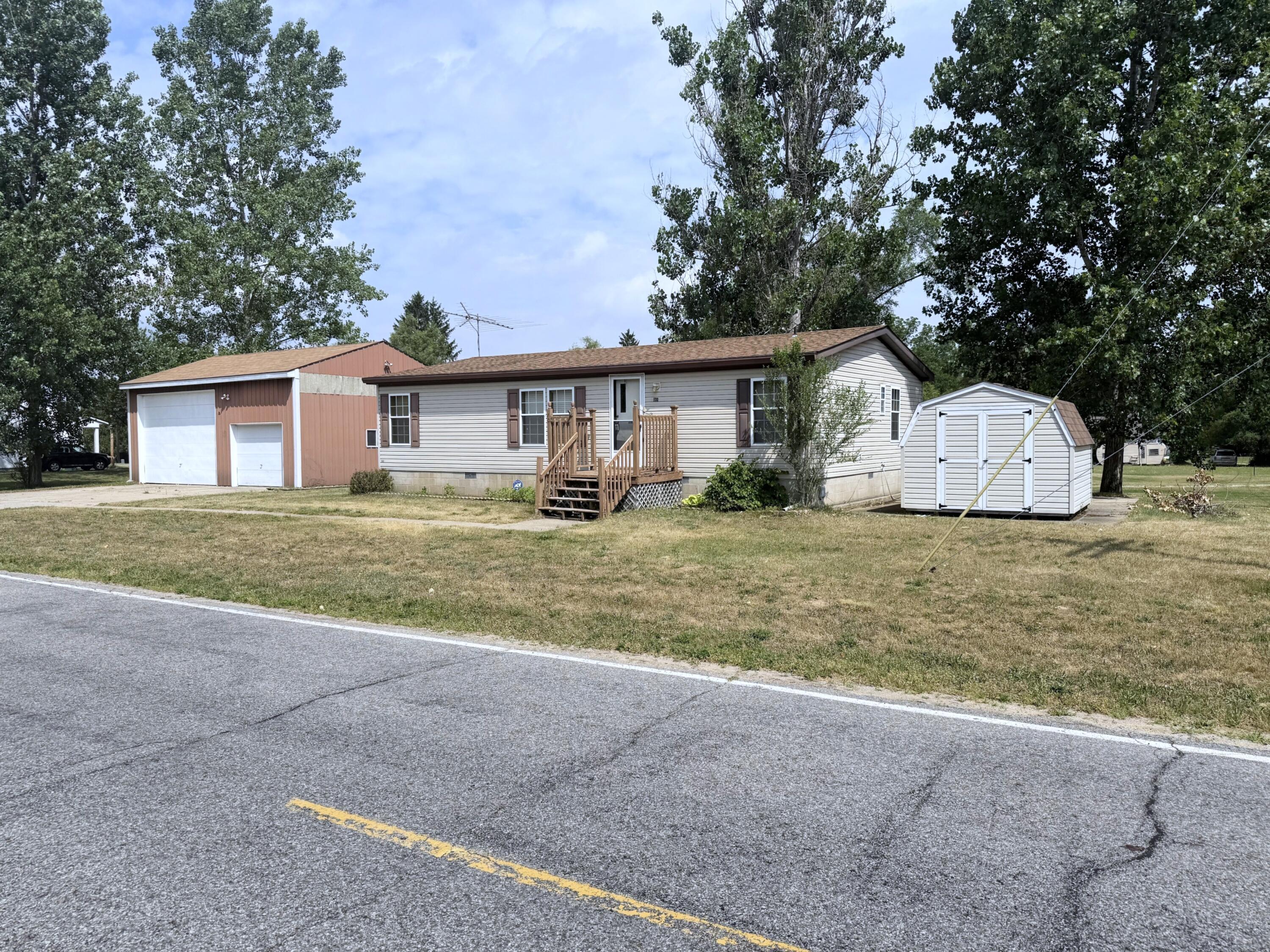 488 Willow Street  Howard City MI 49329 photo