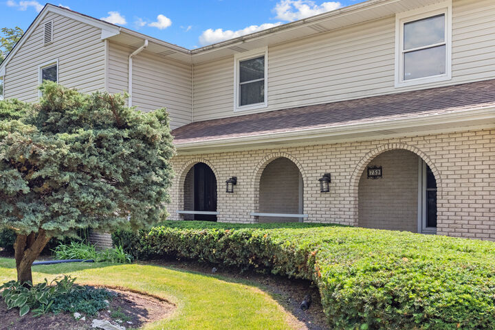 Property Photo:  739 Crest Avenue  IL 60193 