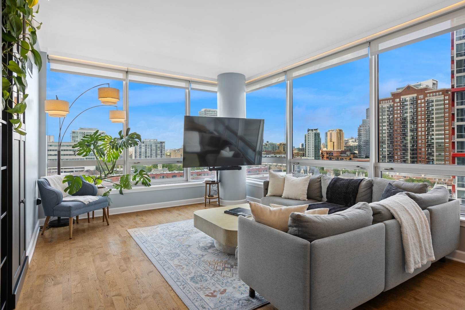 Property Photo: 1901 S Calumet Avenue 1008 IL 60616