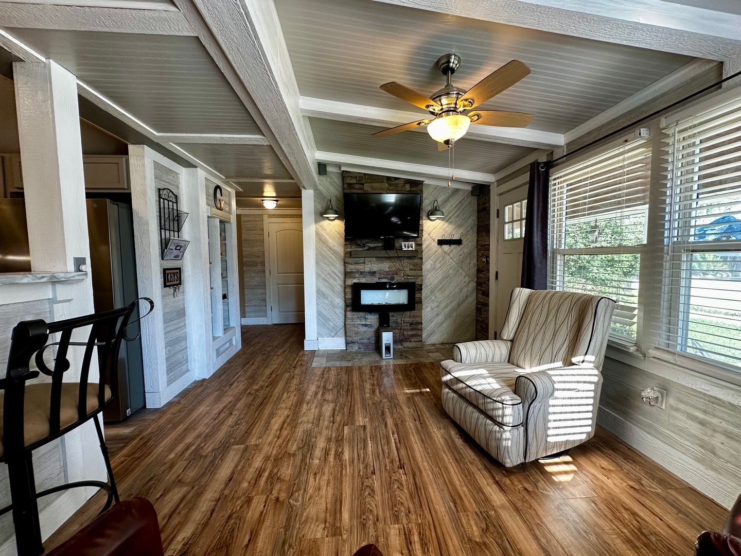 Property Photo:  415 W Johnson Street  IL 61727 