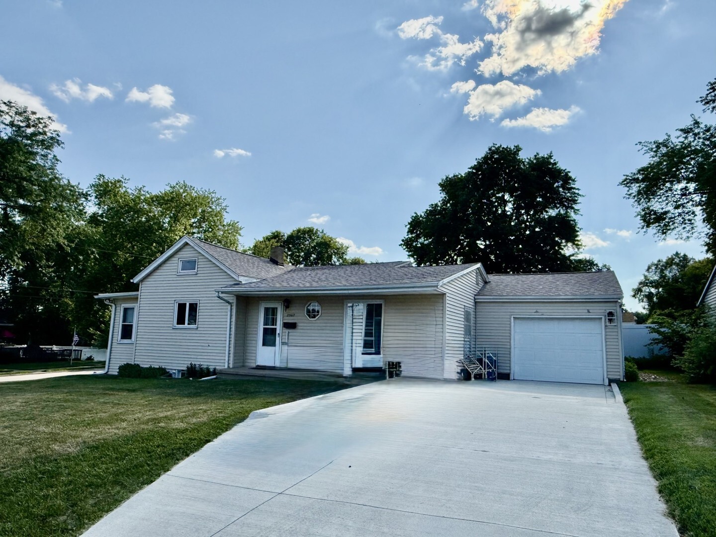 Property Photo:  2503 Main Street  IL 61354 