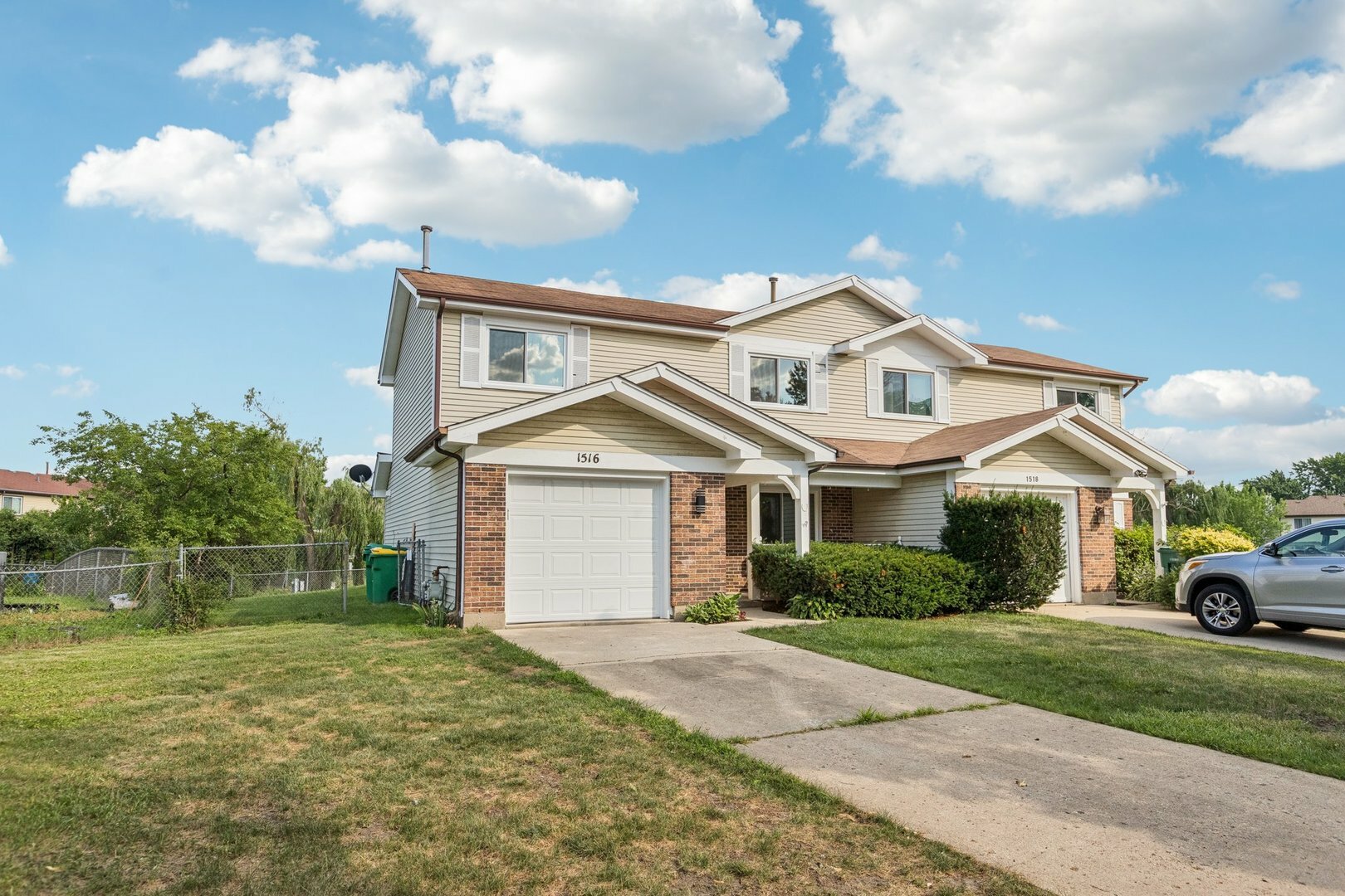 Property Photo: 1516 Laguna Court IL 60090