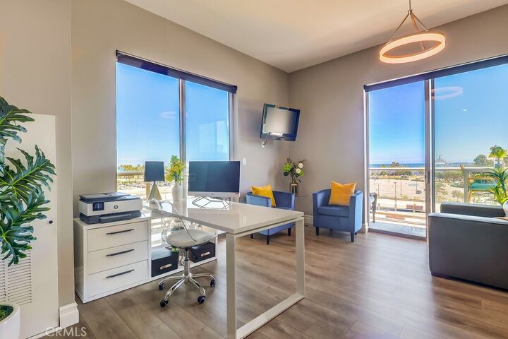 Property Photo: 488 E Ocean Boulevard 502 CA 90802