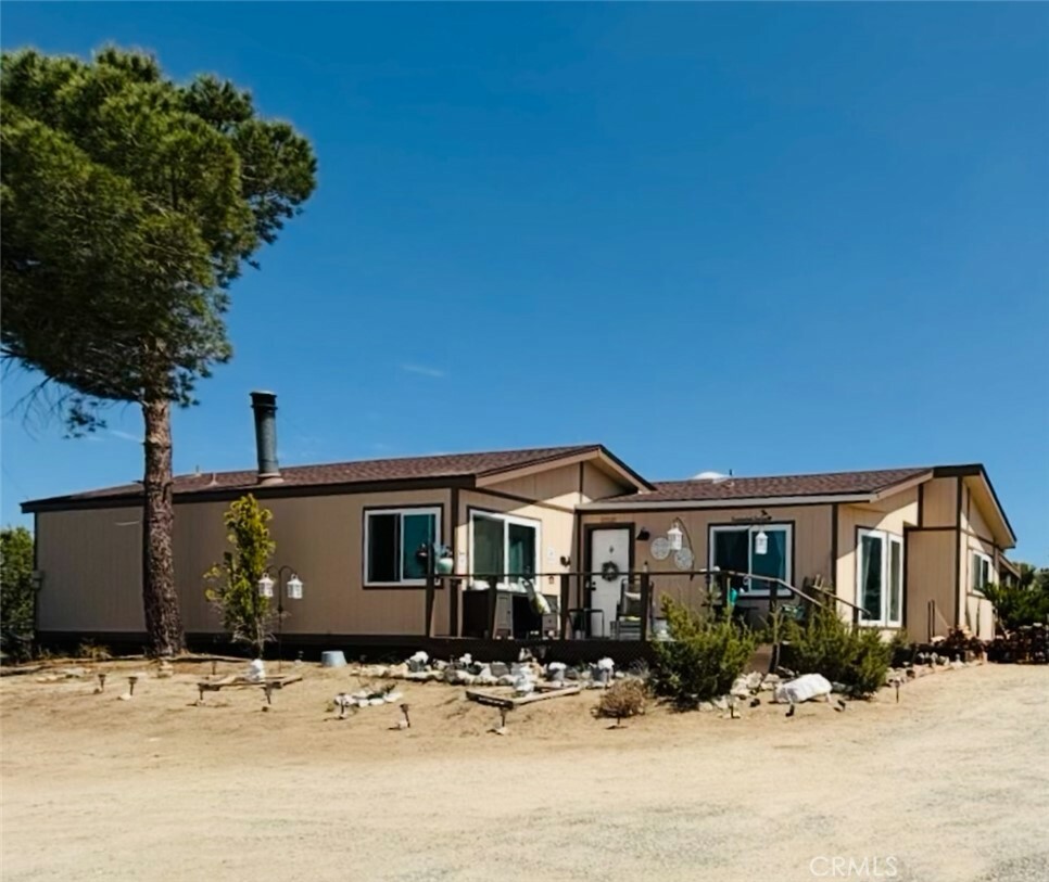 Property Photo: 2033 Hollister Road CA 92372